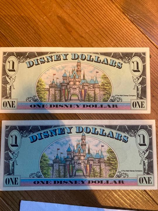 ディズニーランドカリフォルニアのドル