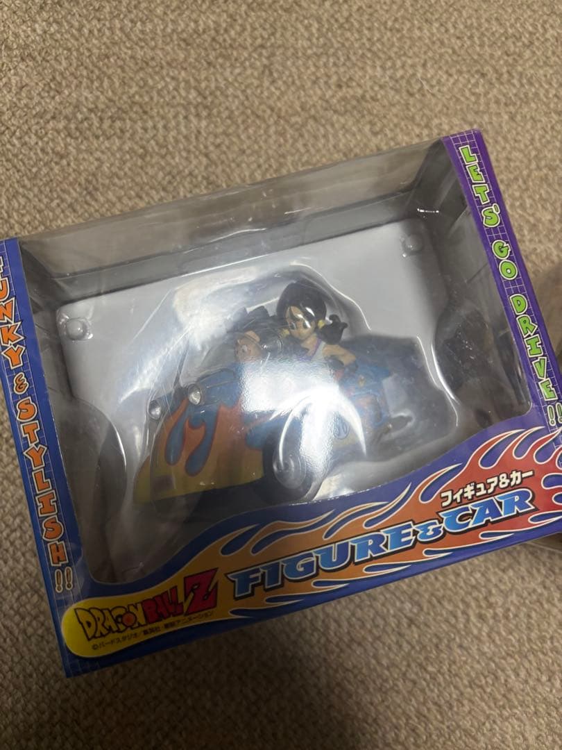 ドラゴンボールZ フィギュア＆カー 2個セット　悟空&悟天　悟飯&ビーデル