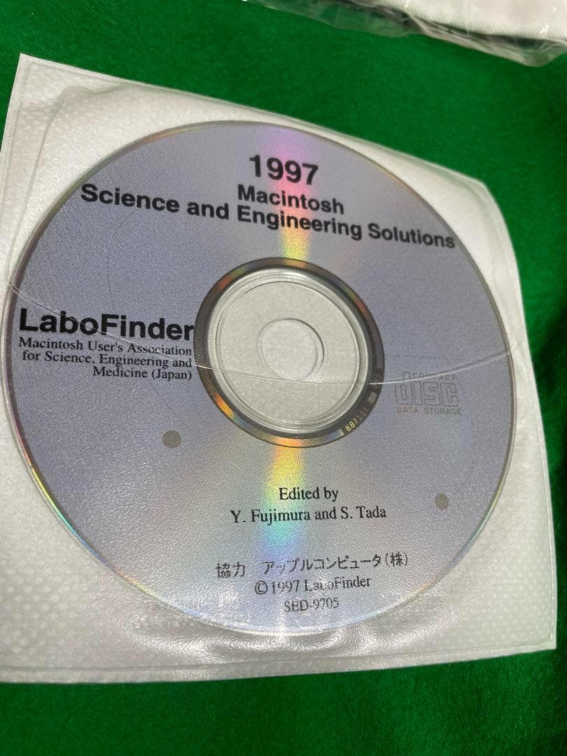 MacOS８TシャツとマウスパッドとLaboFinder CD Apple純正