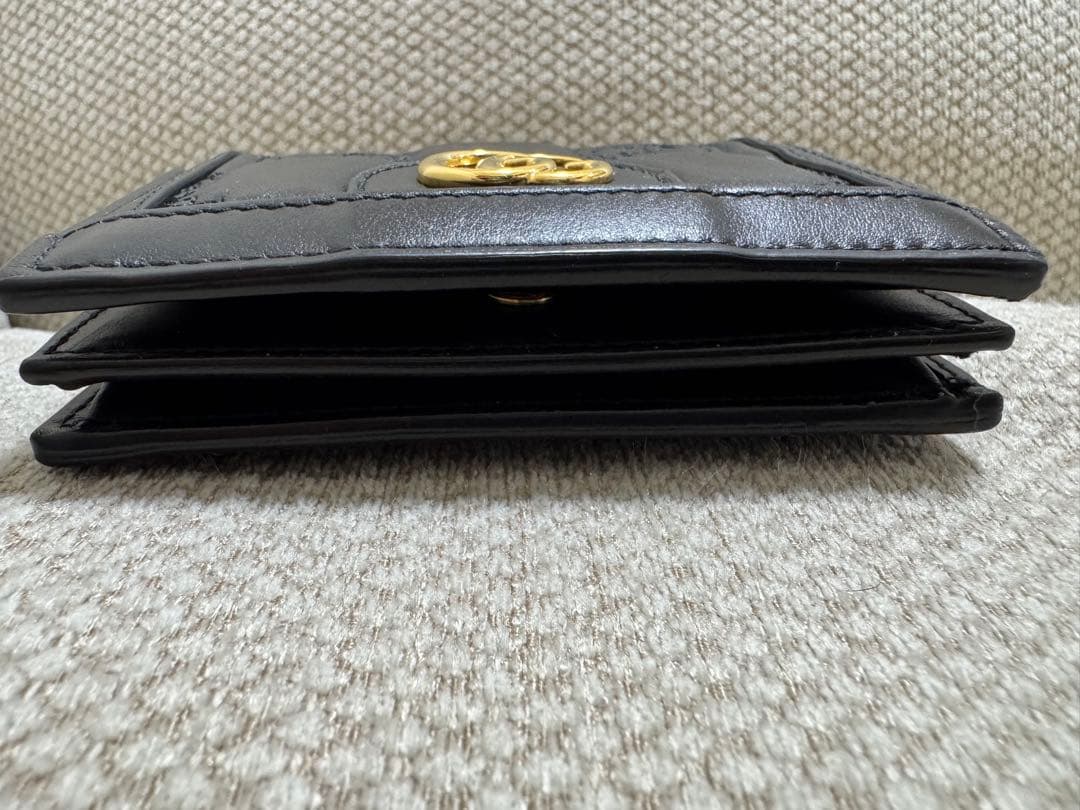 グッチ GGマトラッセ 折り財布 ブラック レザー