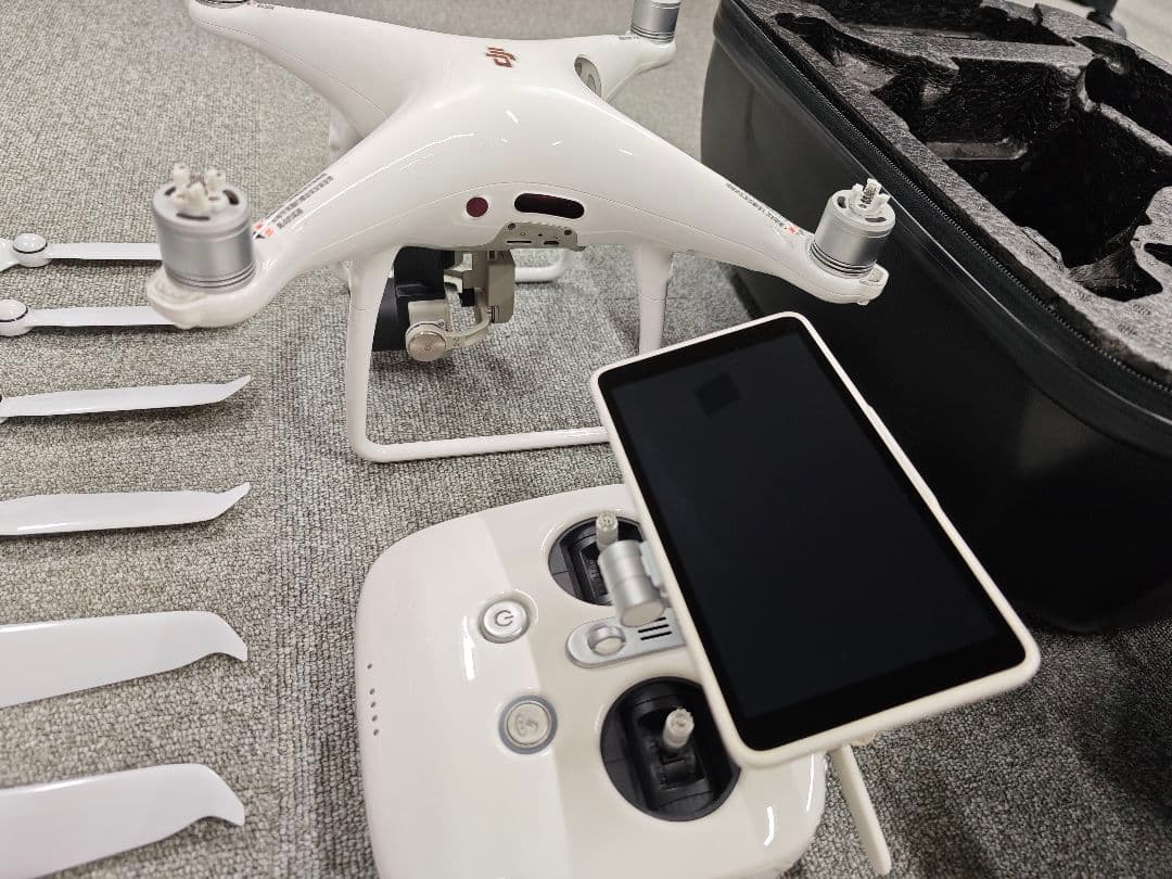 美品! DJI Phantom 4 PRO + V2.0、バッテリー3個付