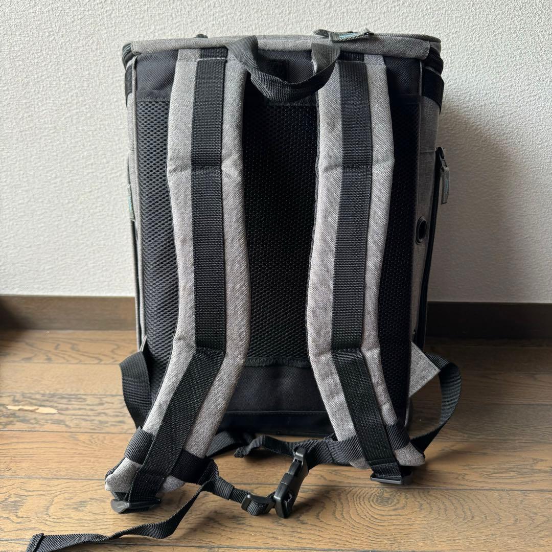 うさぎ専用　ラパンリュックキャリー　スノコ付きトイレ　給水器取付可　肩ズレ防止付
