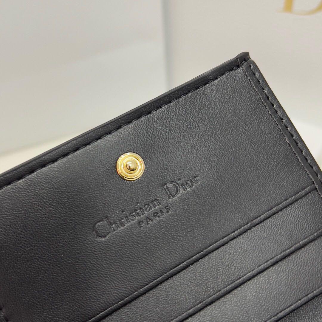 Dior ブラック キルティング 二つ折り財布