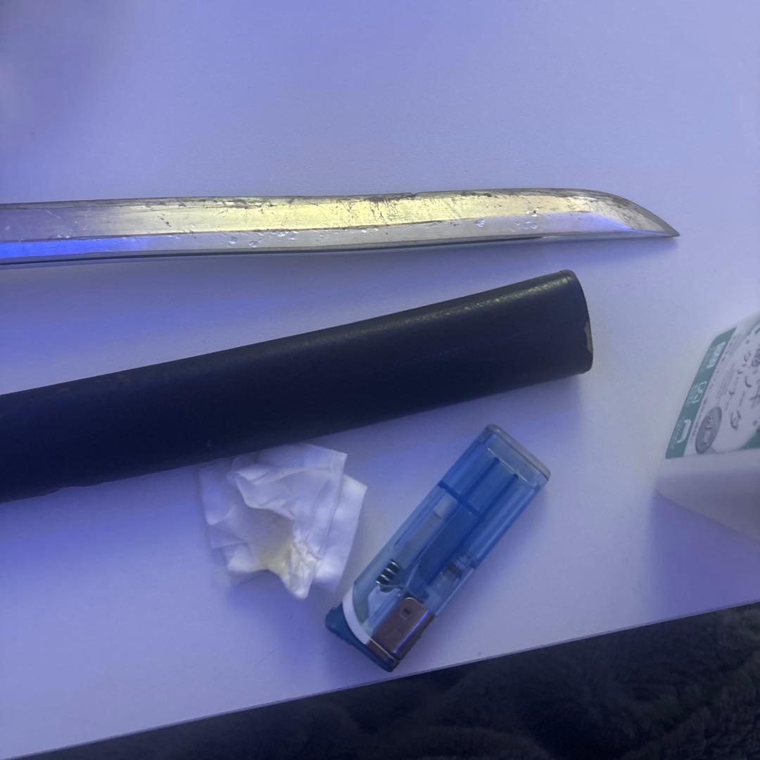 黒い鞘の直刀