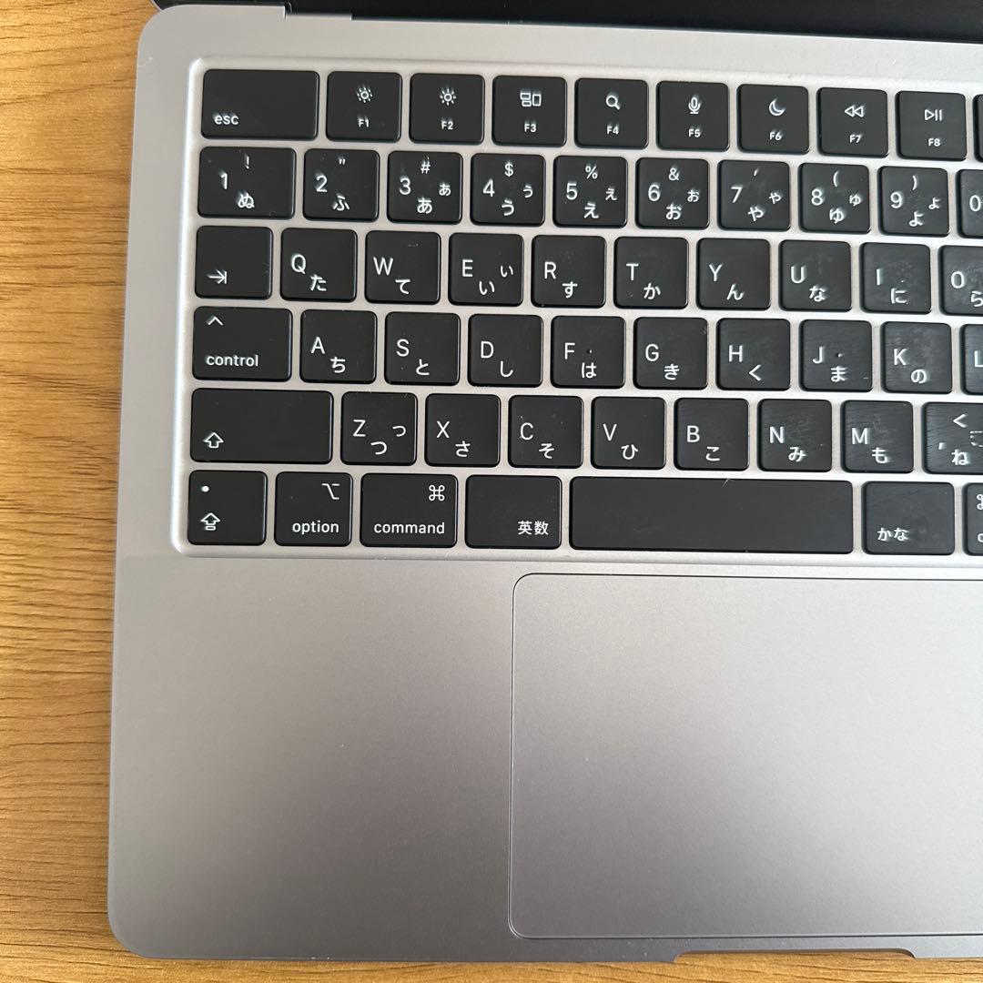 美品【MacBook Air 13.6インチ M2】