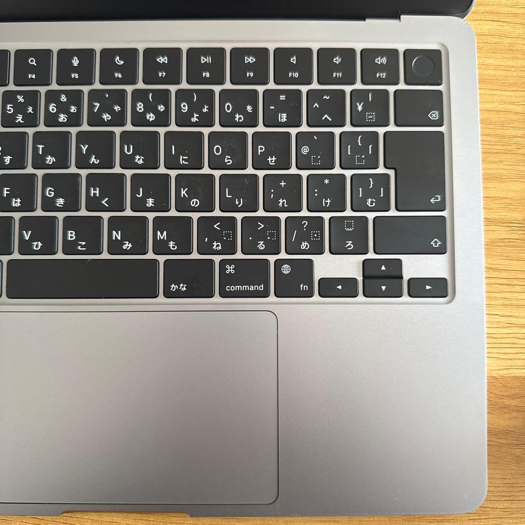 美品【MacBook Air 13.6インチ M2】