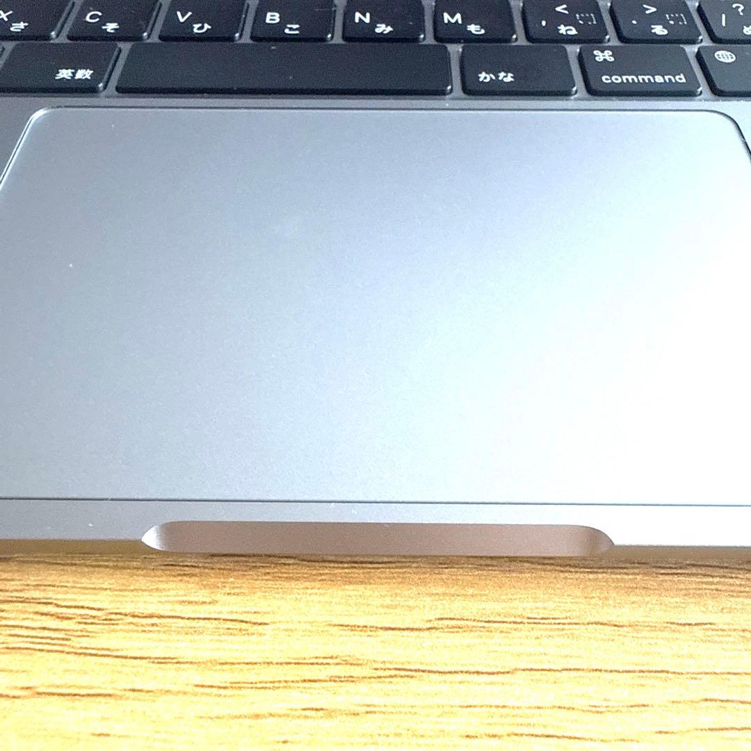 美品【MacBook Air 13.6インチ M2】