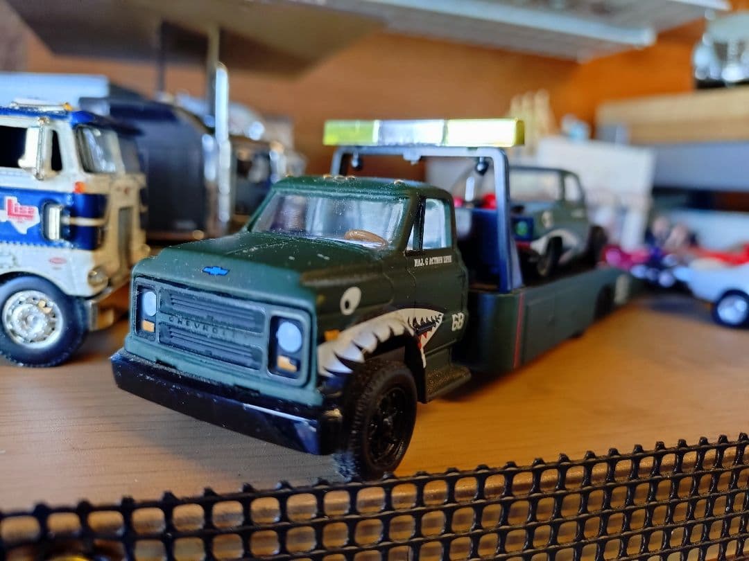 M2シャークマウストレーラー付きミニカーセット
