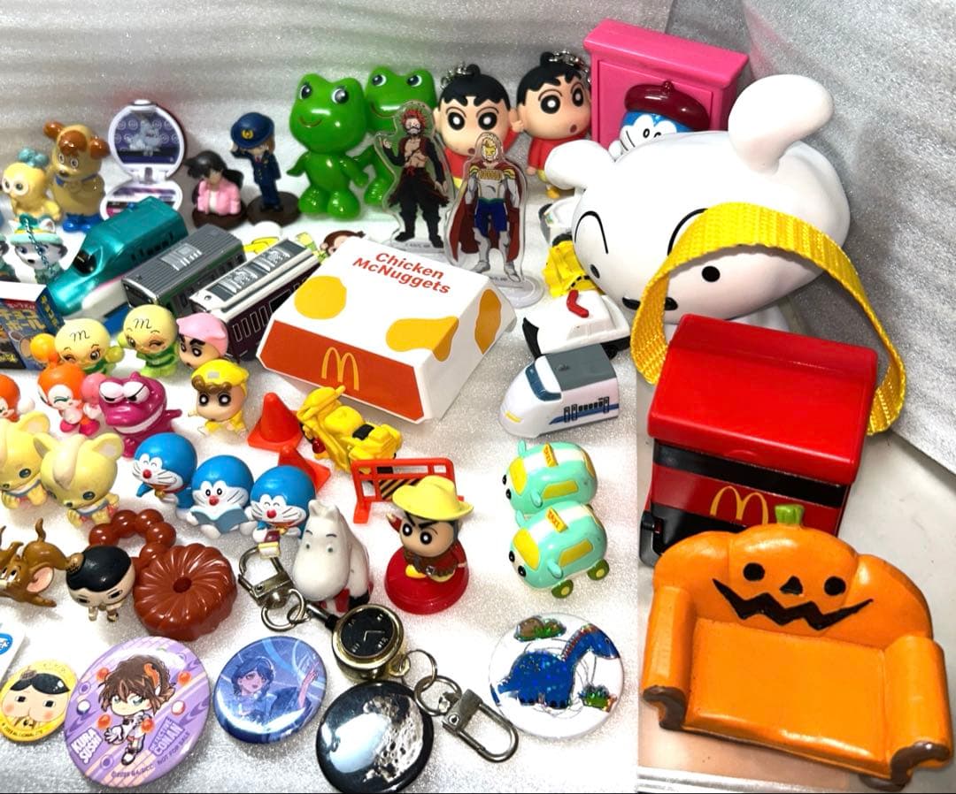 ポケモン、ドラえもん、ケロちゃん他、キャラクターグッズ89個セット