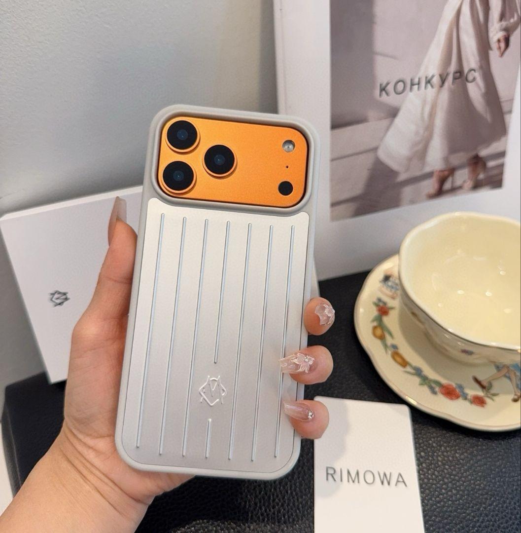 RIMOWA リブデザイン iPhone 17 pro ケース シルバー系