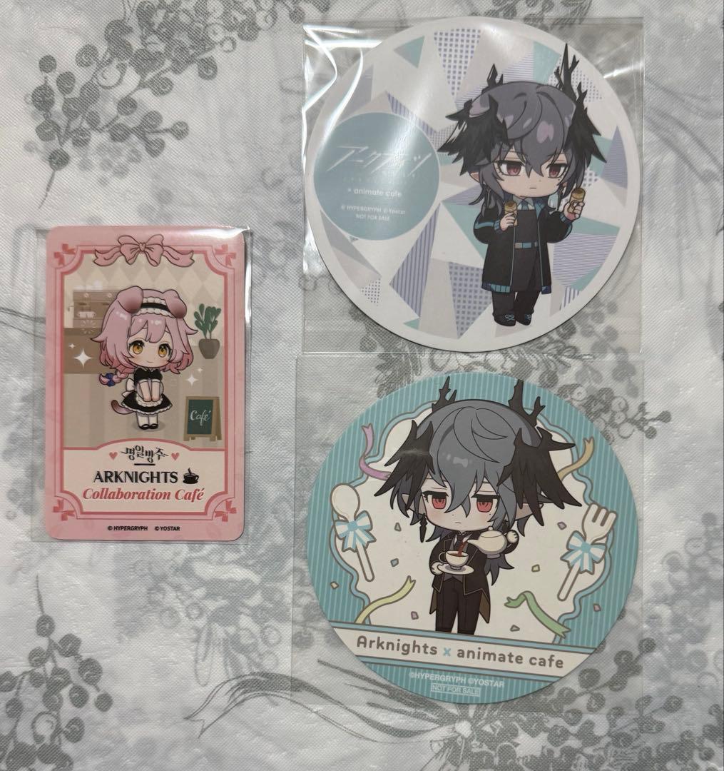アークナイツ 韓国 アニメイトカフェ コラボ 缶バッジ アクスタ ポスカ カード