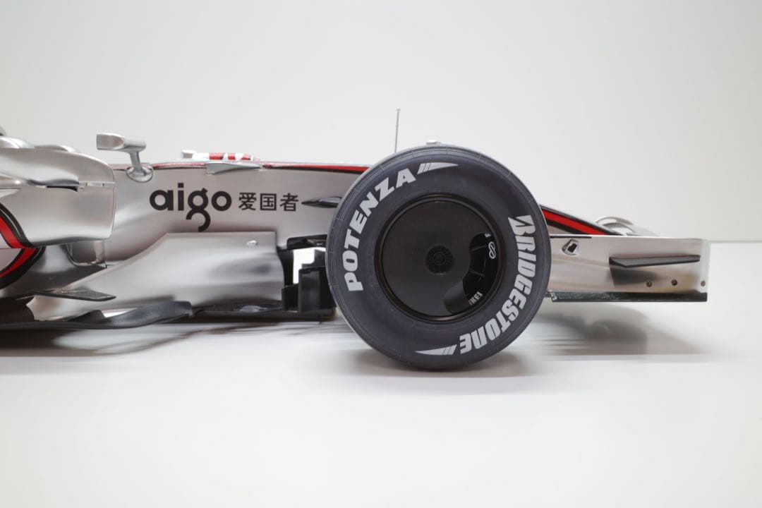 【限定1/8】マクラーレンMP4-23 (全長60cm) ※お問合せ下さい！