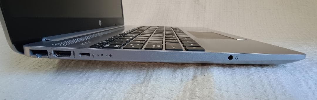 HP 250 G8 第11世代corei5搭載 ②