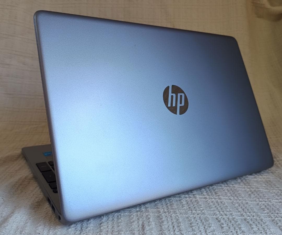 HP 250 G8 第11世代corei5搭載 ②