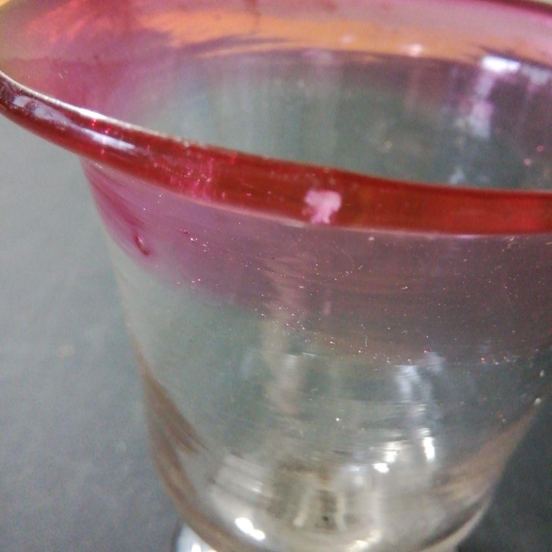 氷のコップ。