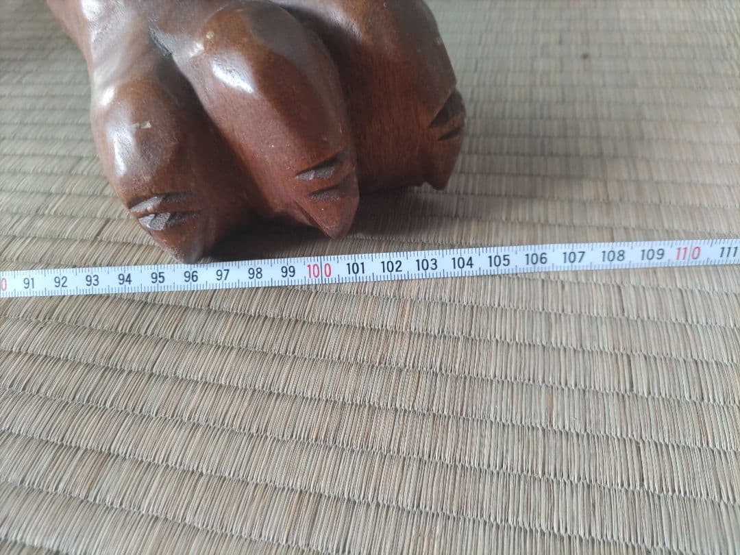 木彫りの虎