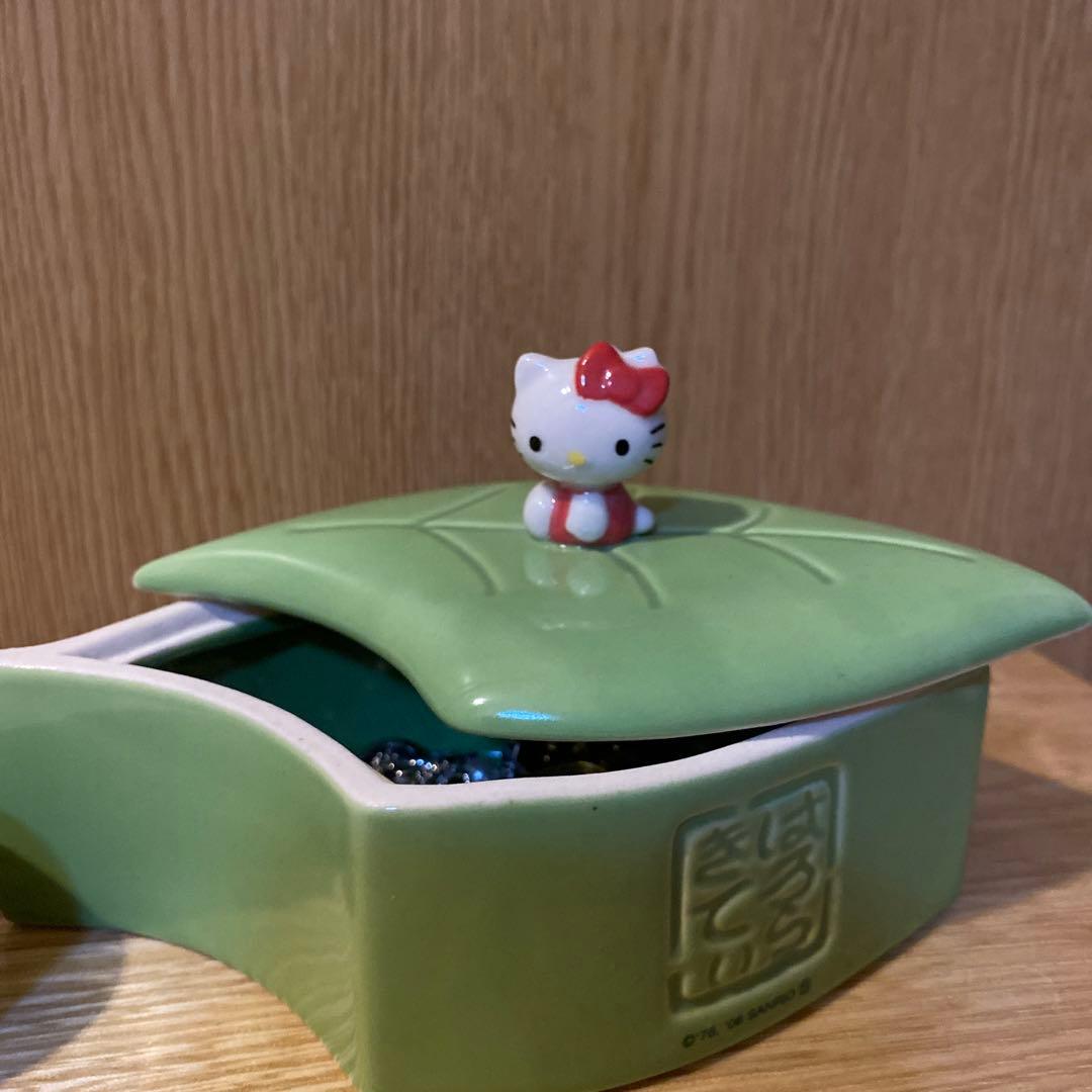 ハローキティ　陶器　小物入れ