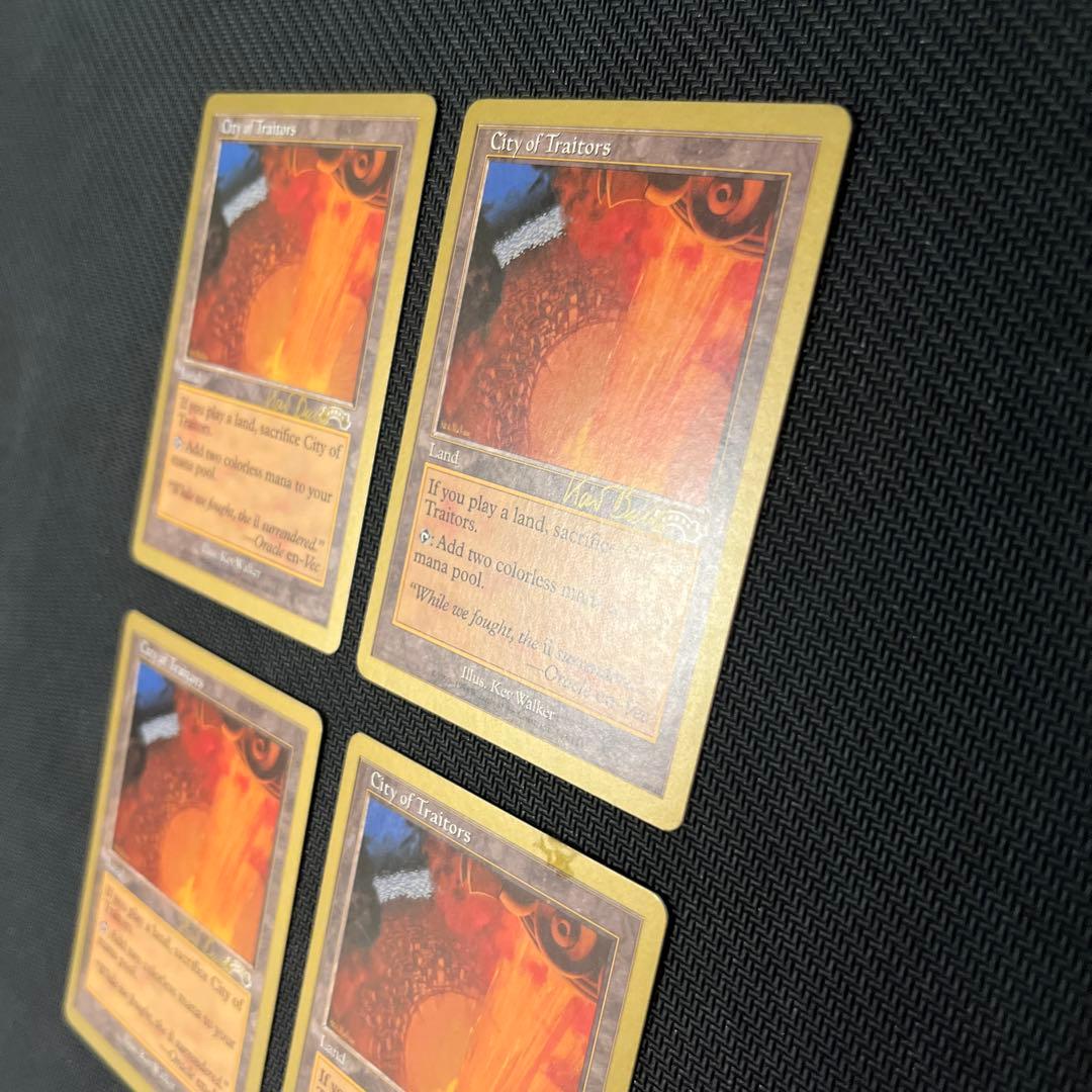 mtg 金枠 裏切り者の都 City of Traitors 4枚セット