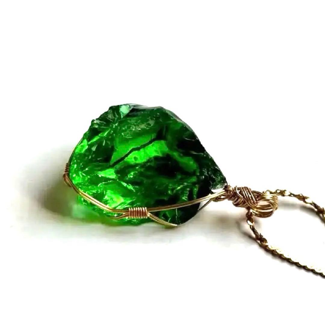 アンダラクリスタル原石（グリーン） ペンダントトップ