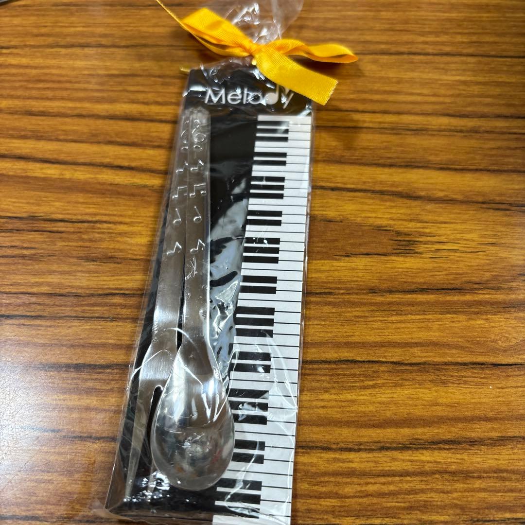 藤井風さんプレマタオル & ピアノフォーク＆スプーン、ポストカードおまけ付き