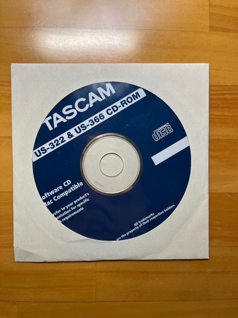 TASCAM US-322　オーディオインターフェイス