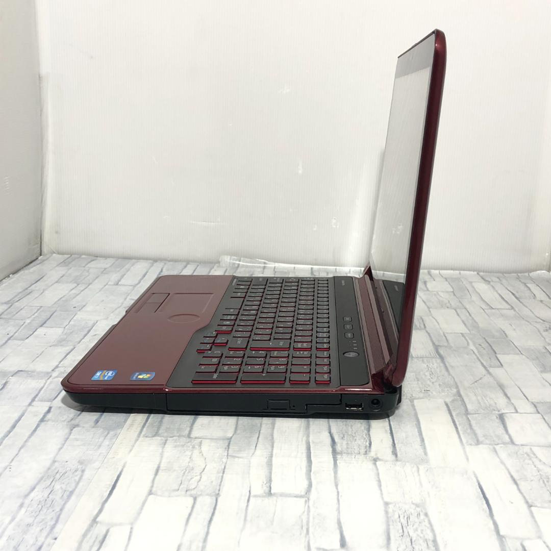 富士通 ノートパソコン本体 Core i7/SSD256GB/8GB/Win10