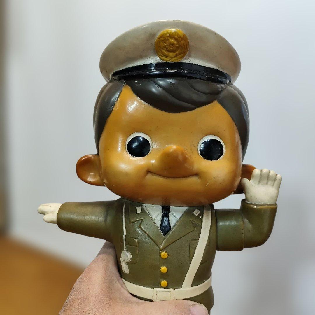 レア物! 古い 警察人形 警察署カウンター用