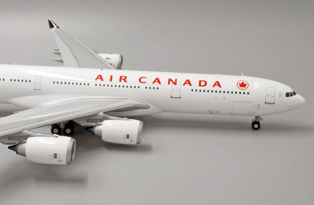 エアカナダ A340-500 C-GKOM 1/200