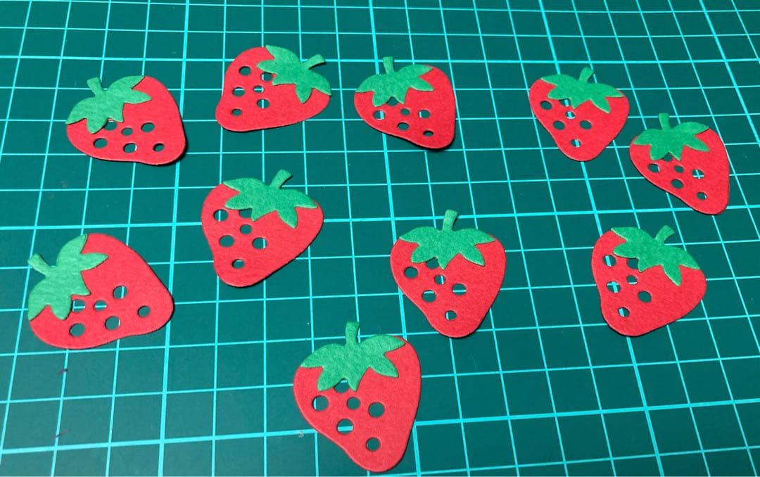 アルバム飾り　イチゴ　オーダー受付中（＾ω＾）