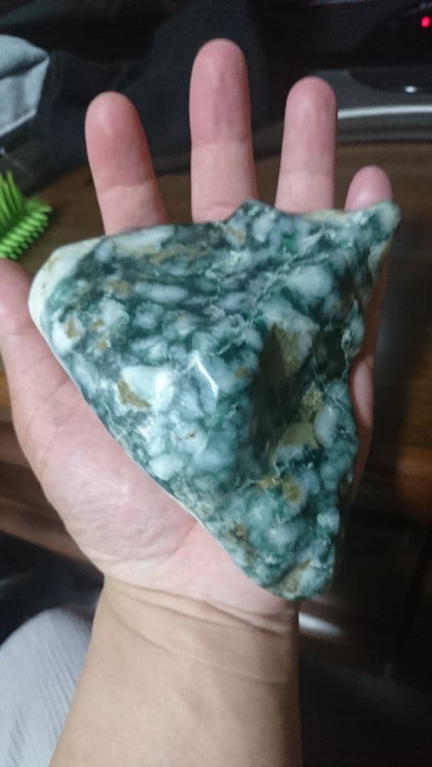 糸魚川 翡翠 原石