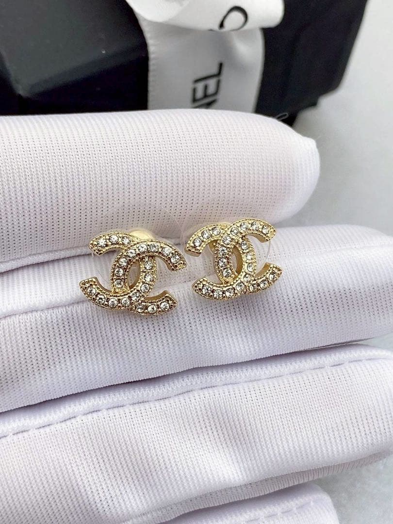 CHANEL ダブルCロゴ ストーン付きピアス