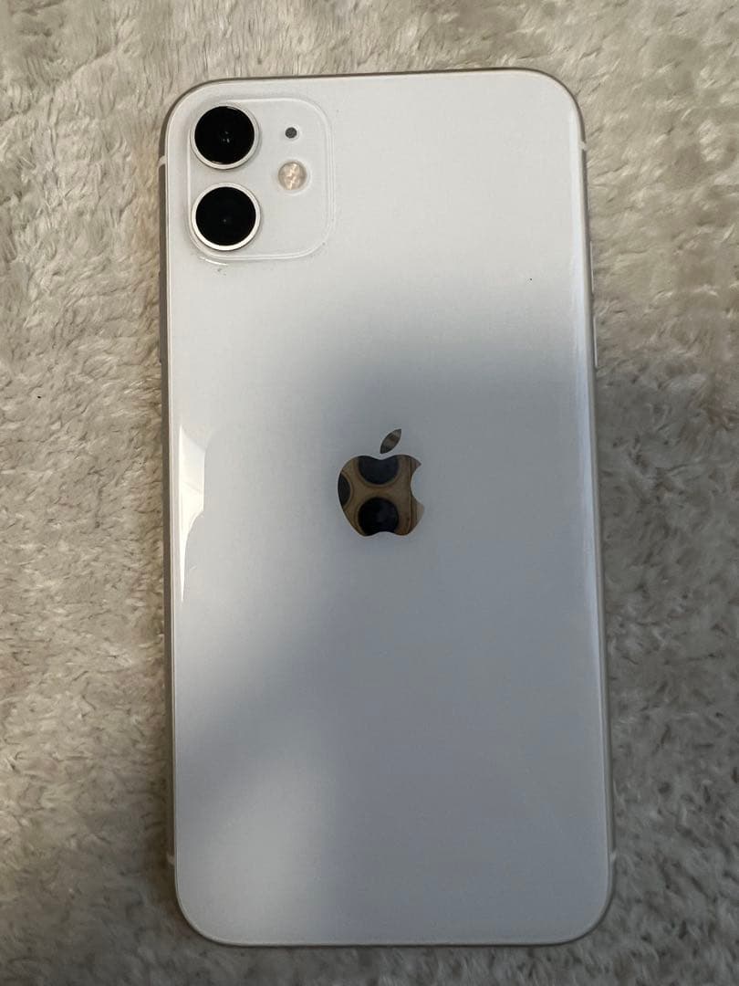iPhone11 ホワイト 64G 本体　SIMフリー　イヤフォン付き