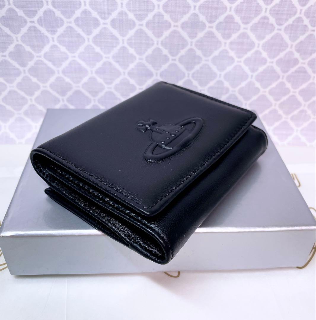【素敵✨️ショッパー付】新品 ヴィヴィアン・ウエストウッド 三折財布 スムース