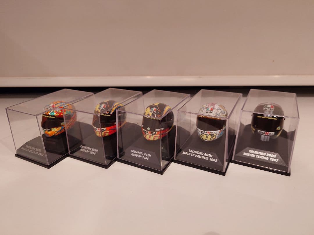 PMA ミニチャンプス 1/8 バレンティーノ・ロッシ ヘルメットコレクション