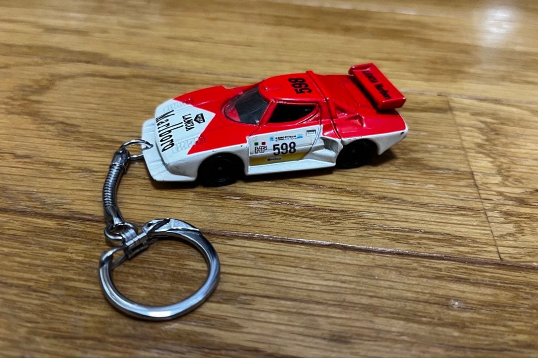 トミカ　Lancia ミニカー キーホルダー付き ストラトス　ターボ