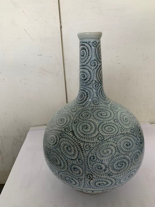 古伊万里　染付蛸唐草模様　壺　江戸時代　完品