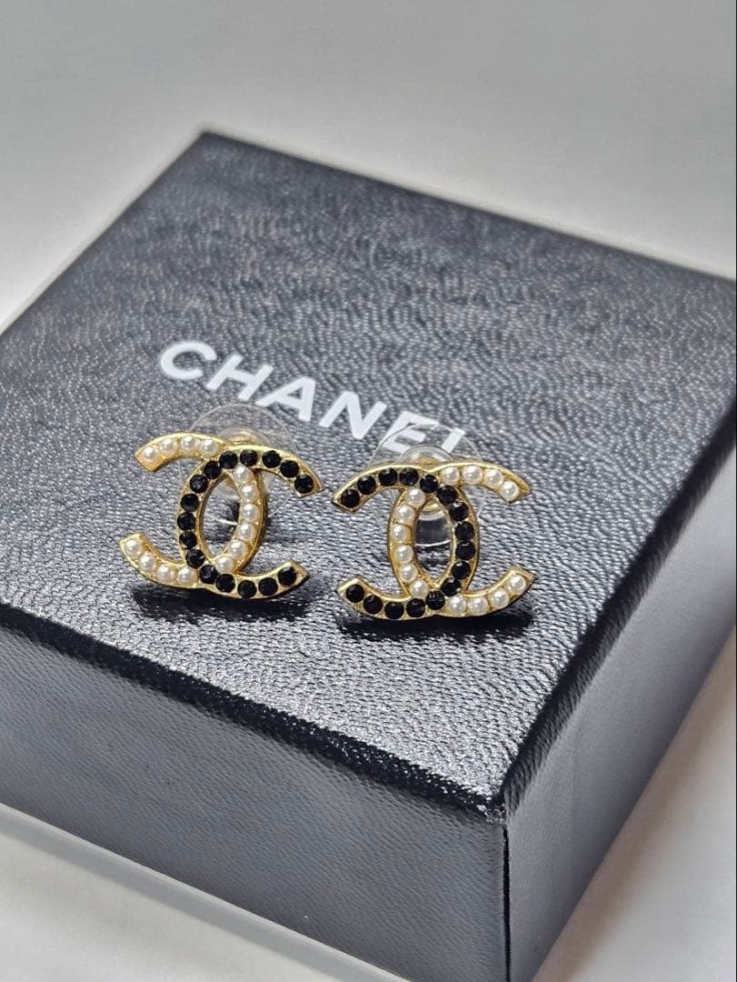 CHANEL　シャネル　03C　ココマークパールラインストーンピアス両耳ゴールド