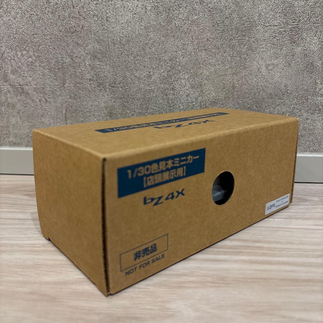 [非売品]トヨタ 新型bz4X ミニカーブラックマイカ✖︎ホワイトパールマイカ