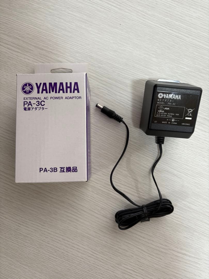 Yamaha piaggero ホワイトキーボード NP-12