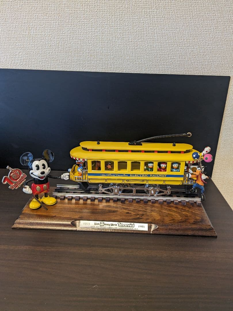 ディズニー ミッキー 電車フィギュア 10周年記念モデル