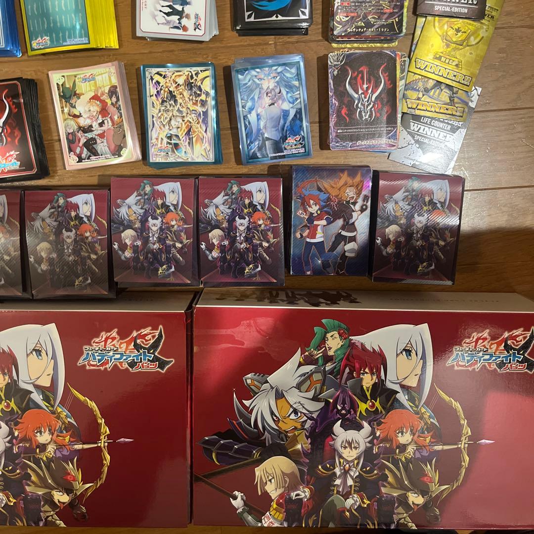 t*a様 バディファイト　引退品　激レアスリーブ　カード等多数