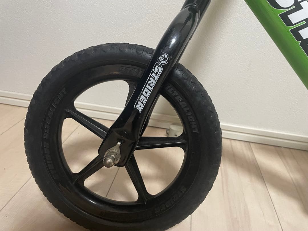STRIDER ストライダースポーツ　グリーン12インチ