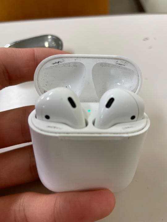 Apple AirPods MV7N2J/A 第一世代