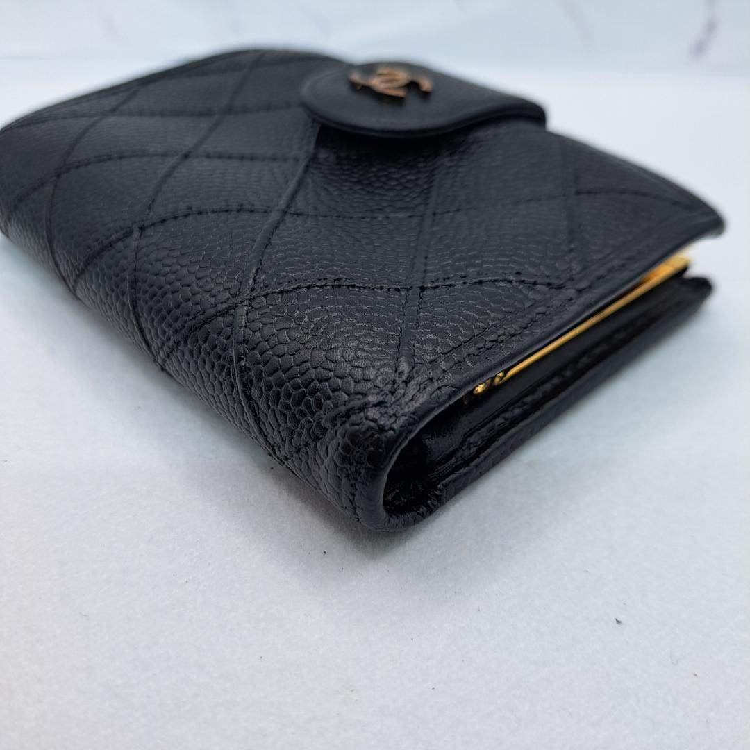 CHANEL　ワイルドステッチ　ブラック　二つ折り財布　折り財布　キャビアスキン