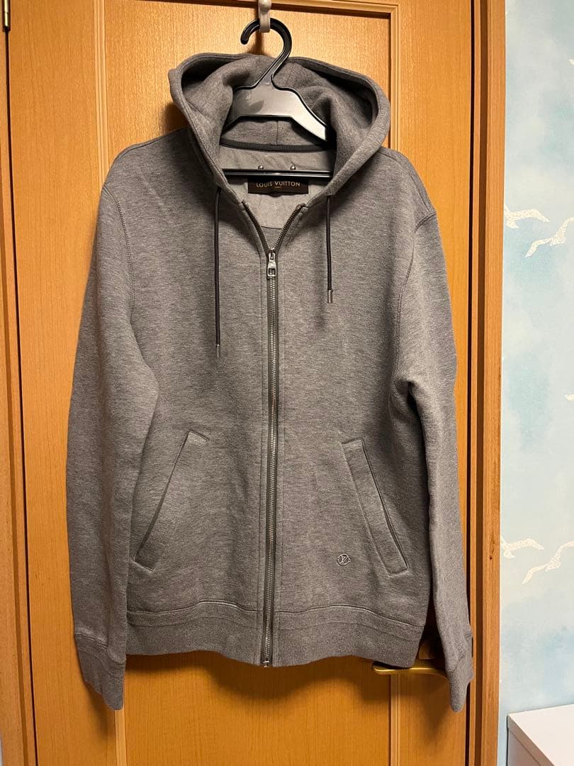 美品⭐︎LOUIS VUITTONのフルジップパーカー　メンズS