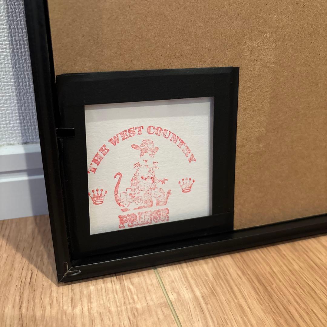 Banksy 花束を投げる男　ゴールド　wcp