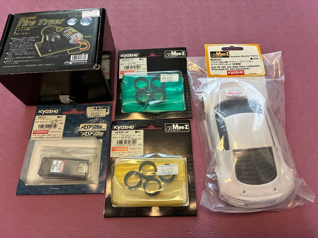 京商ミニッツ旧タイプ、ASC、充電器、バッテリー、交換用パーツなど