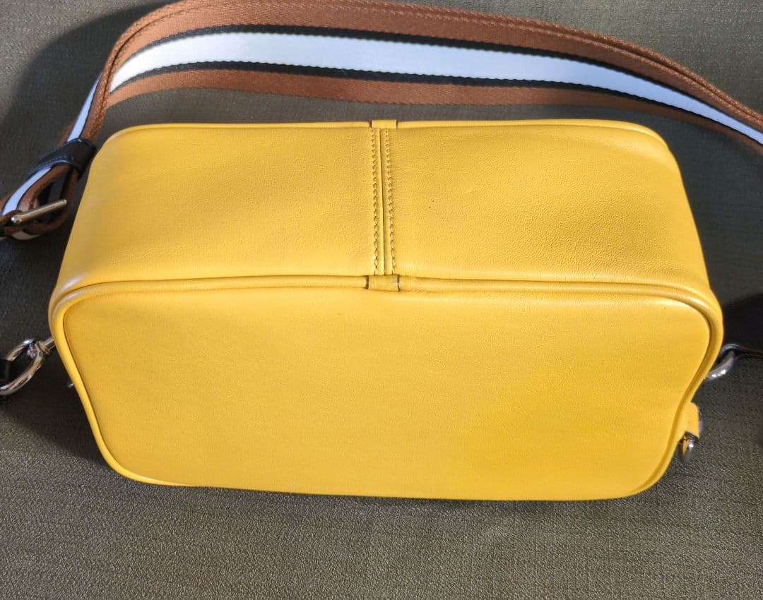 Marc Jacobs フラッシュレザー Crossbody ショルダーバッグ