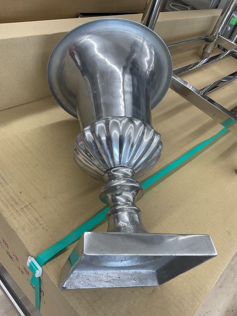 フラワーベース 2個セット　中古　アンティーク　置物