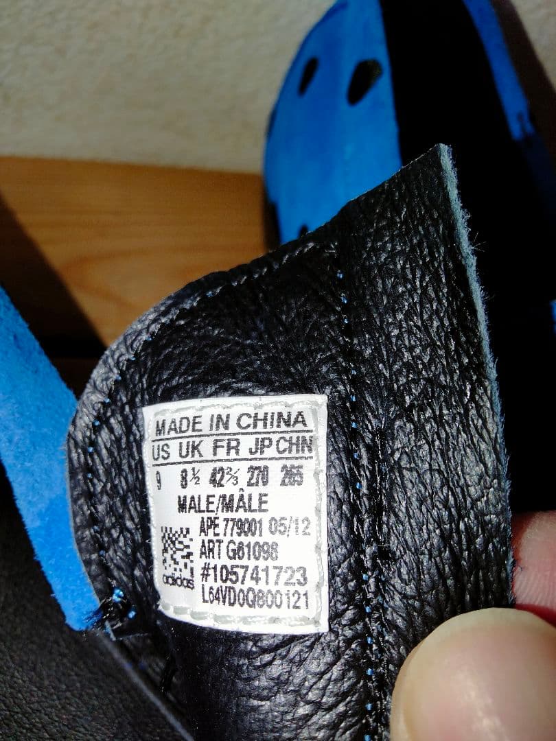 アディダスオリジナルス　JEREMY　SCOTT　フロントジップ　　シューズ